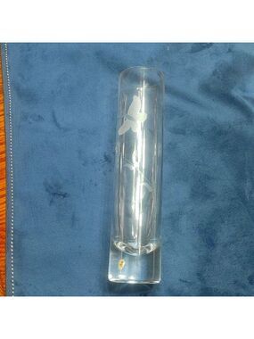 Hand blown glass bud vase with butterfly/vine etching 1970-80